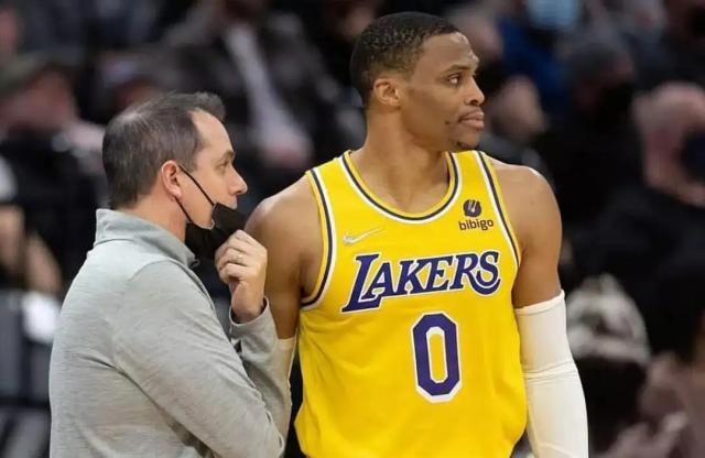 开云下载-【湖人出局观察②】沃格尔韦少走人?湖人未来怎么办?