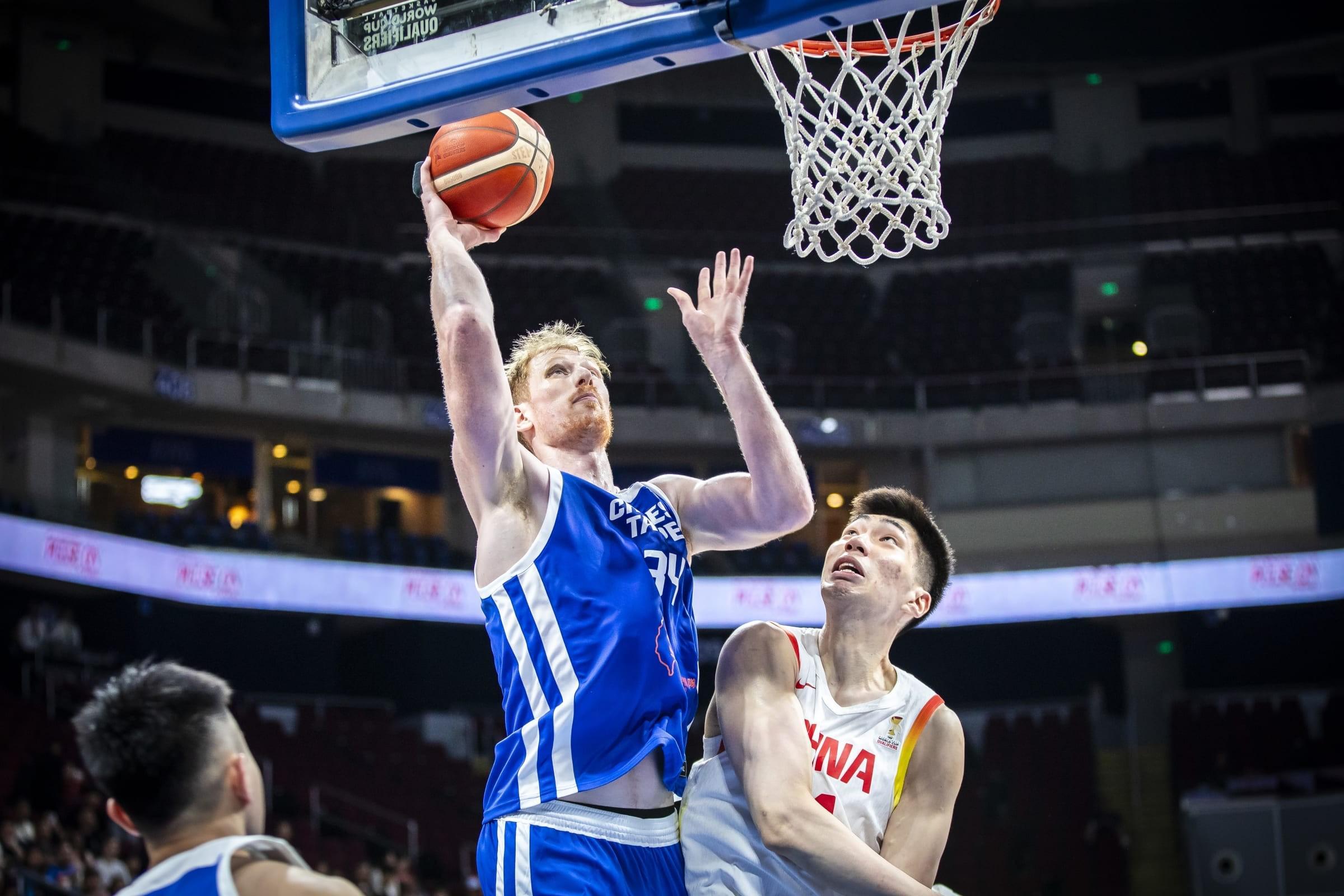 kaiyun-体力不支,高柏铠全场出战36分钟&投篮14中8,得到19分11篮板